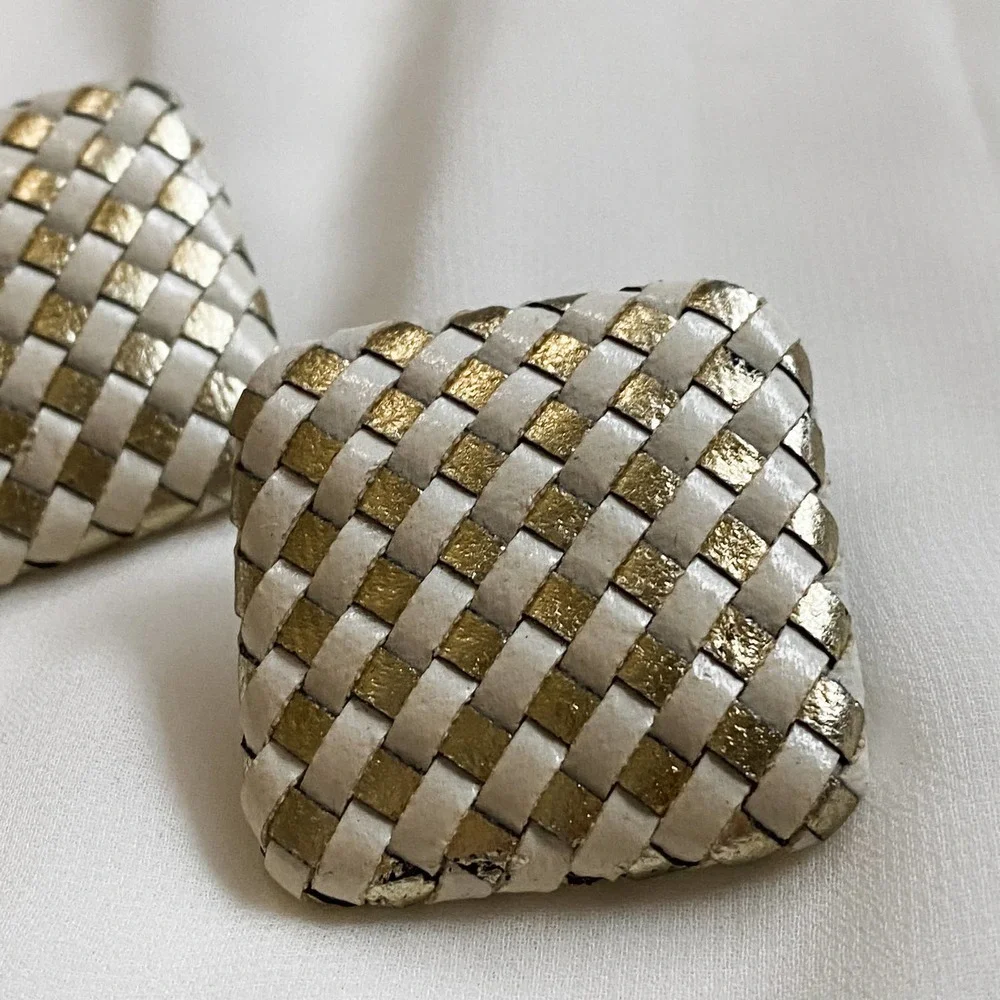 VTG XL Gold White Woven Diamond Square Earrings - Picture 5 of 6